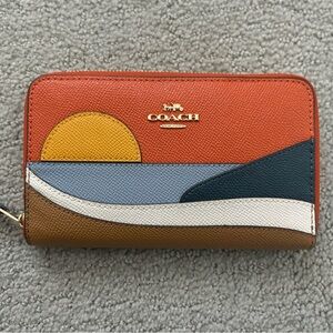 Coach Medium Id Zip Wallet (Beach Postcard) - NWOT